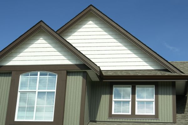 Cost of Vertical Vinyl Siding Repair in Saint Joseph