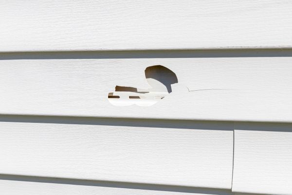 Cost of White Vinyl Siding Repair in Saint Joseph